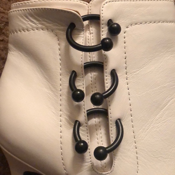 NIB-KATY PERRY UNITY TOO BOOTIES - Picture 7 of 7